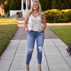 Meet your Posher, Lindsey